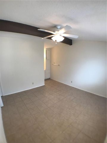 2610 Salado ST 211, Austin, TX 78705