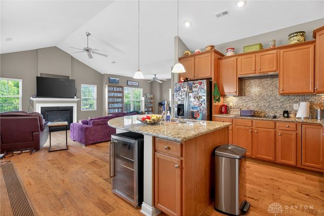 2484 Locust Hill Blvd, Beavercreek, OH 45431
