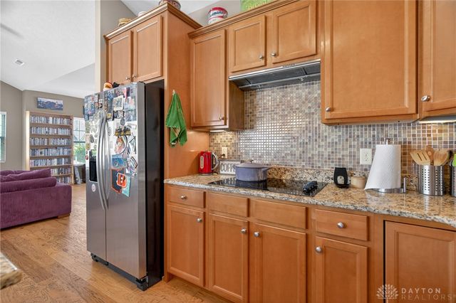 2484 Locust Hill Blvd, Beavercreek, OH 45431