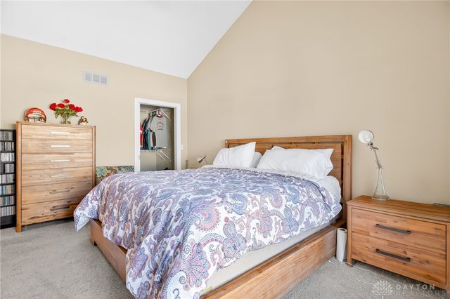 2484 Locust Hill Blvd, Beavercreek, OH 45431