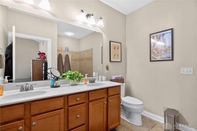 2484 Locust Hill Blvd, Beavercreek, OH 45431
