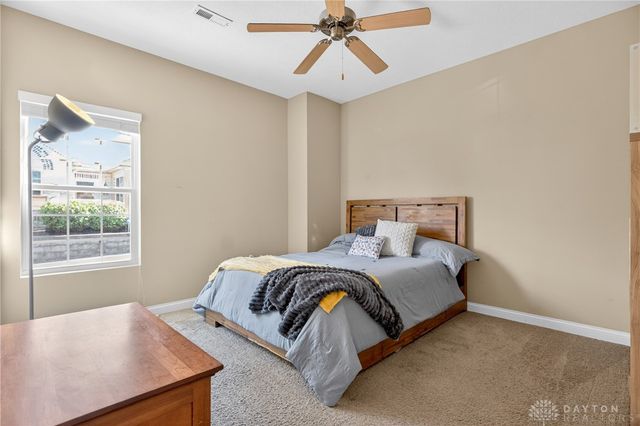 2484 Locust Hill Blvd, Beavercreek, OH 45431