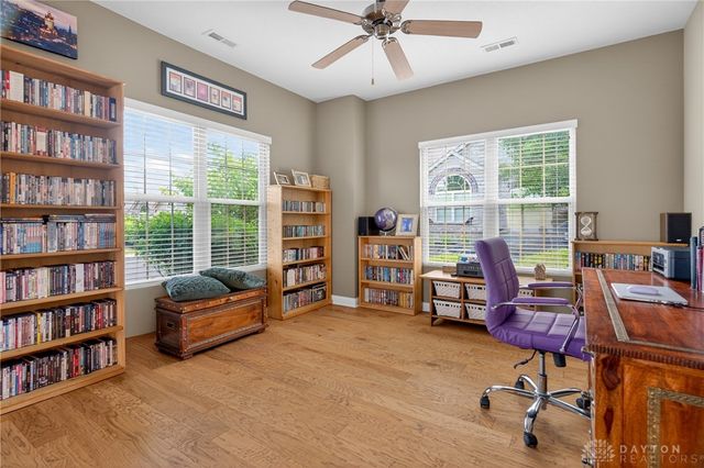 2484 Locust Hill Blvd, Beavercreek, OH 45431