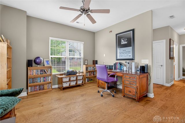 2484 Locust Hill Blvd, Beavercreek, OH 45431