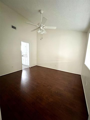2530 Knoxville Drive, League City, TX 77573