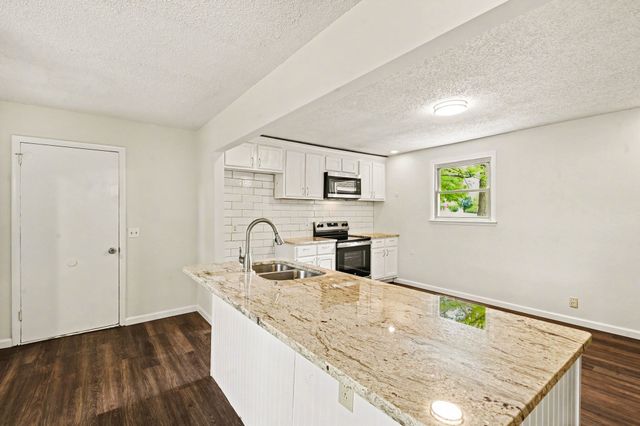 502 Maplewood Dr, Greenbrier, TN 37073