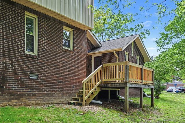 502 Maplewood Dr, Greenbrier, TN 37073
