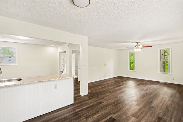 502 Maplewood Dr, Greenbrier, TN 37073