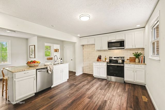 502 Maplewood Dr, Greenbrier, TN 37073