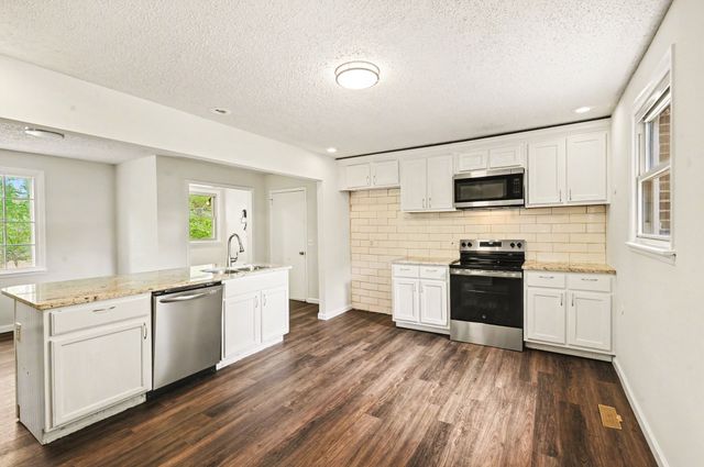 502 Maplewood Dr, Greenbrier, TN 37073