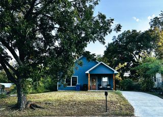 114 W Walker Street, Denison, TX 75021