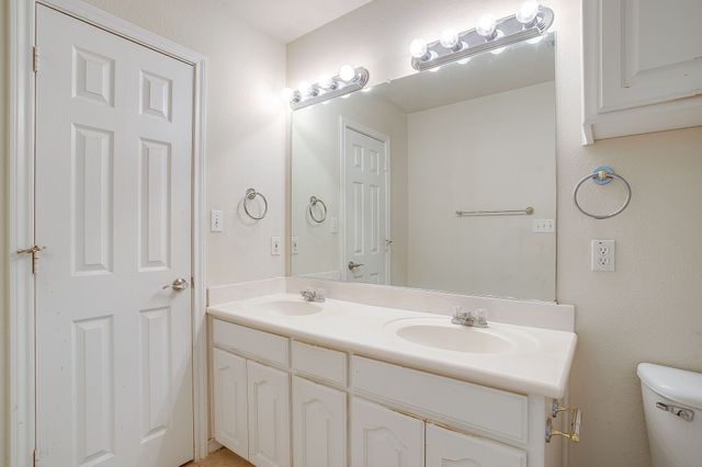 4034 Cottage Park Court, Arlington, TX 76013