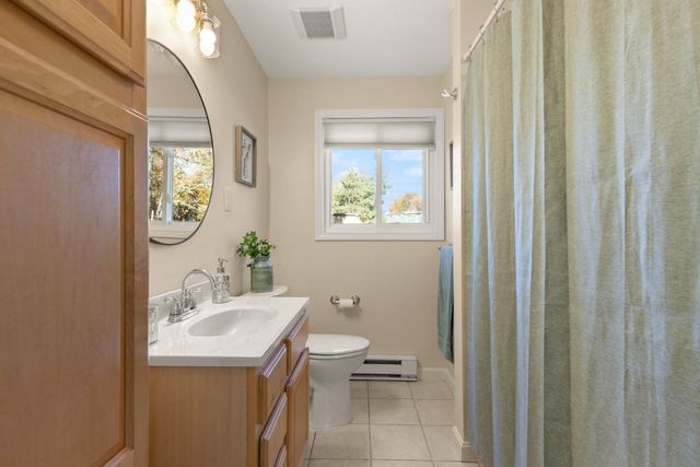244 18th St 3, Dracut, MA 01826