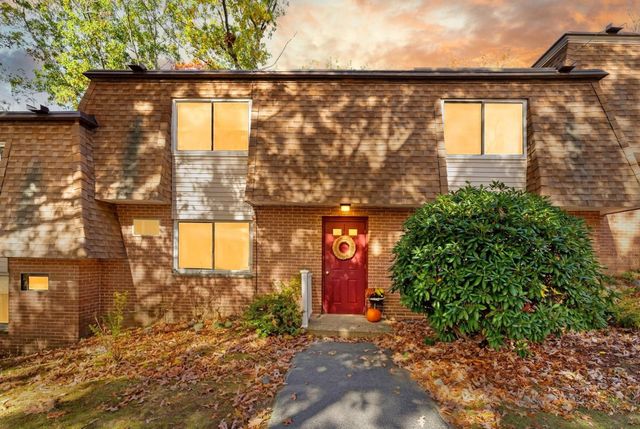 244 18th St 3, Dracut, MA 01826
