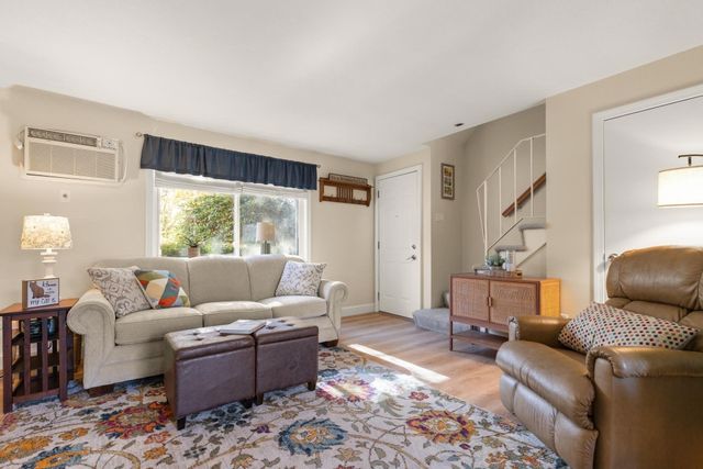 244 18th St 3, Dracut, MA 01826