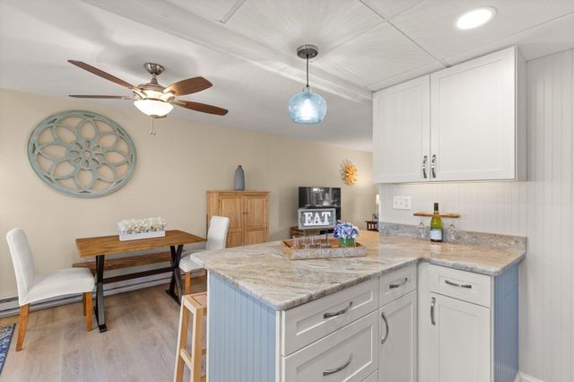 244 18th St 3, Dracut, MA 01826