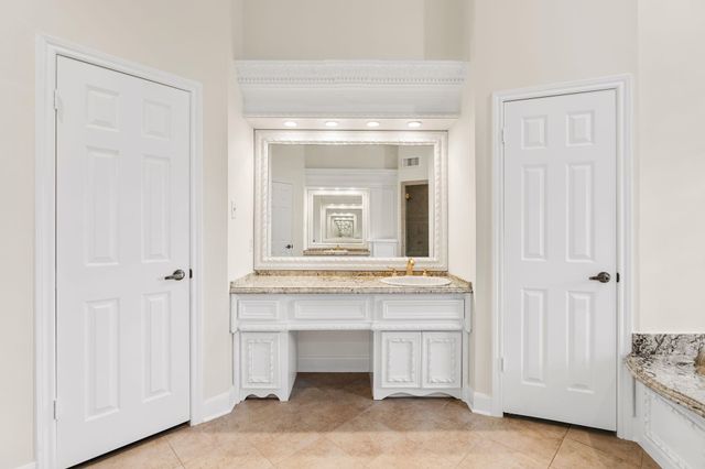 5230 Norborne Lane, Houston, TX 77069