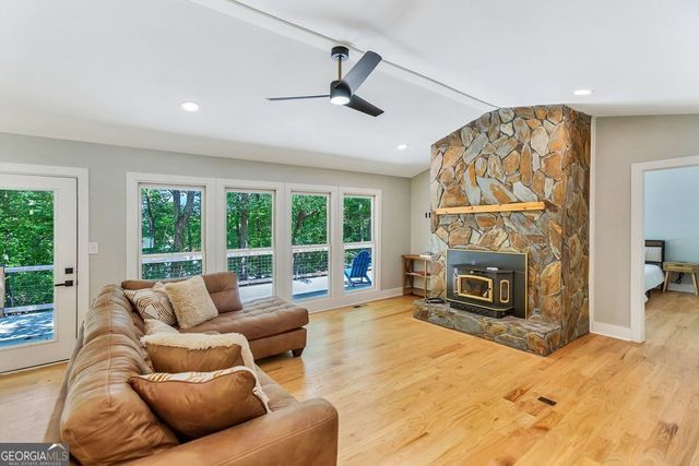 250 Harbor Heights Circle, Lavonia, GA 30553