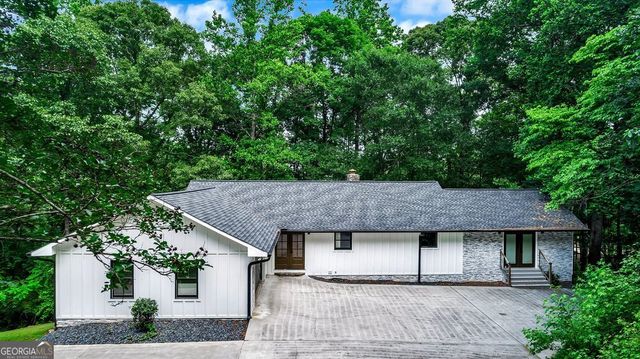 250 Harbor Heights Circle, Lavonia, GA 30553