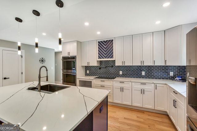250 Harbor Heights Circle, Lavonia, GA 30553