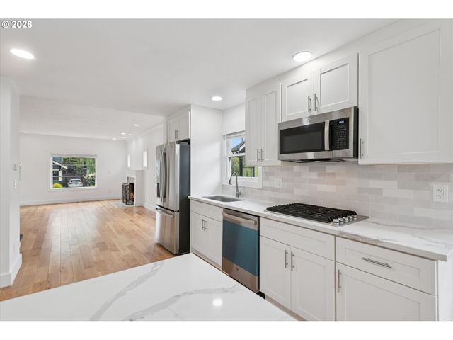 3137 Ne 70TH Ave, Portland, OR 97213