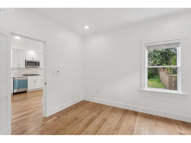 3137 Ne 70TH Ave, Portland, OR 97213