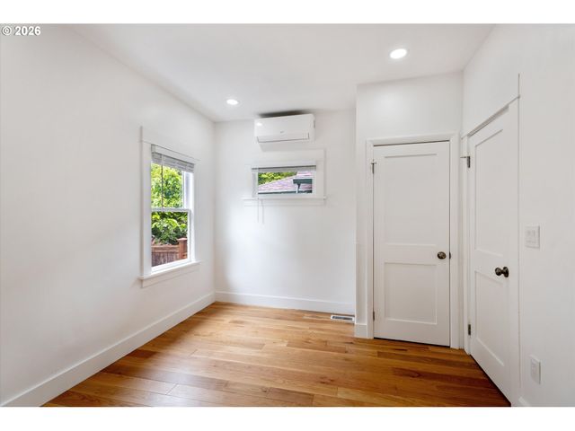 3137 Ne 70TH Ave, Portland, OR 97213