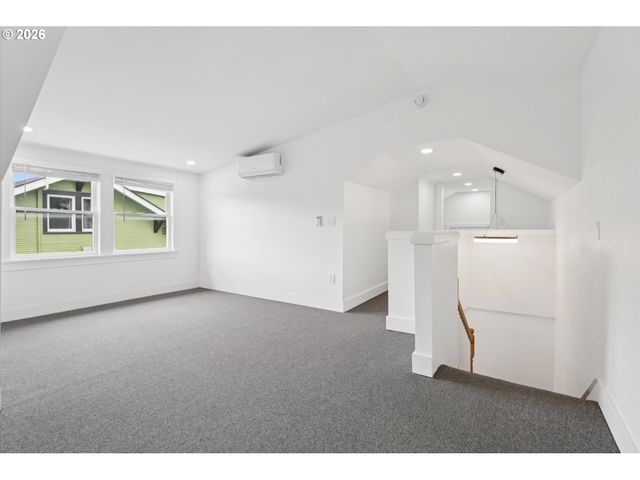 3137 Ne 70TH Ave, Portland, OR 97213