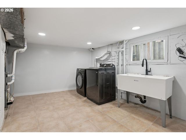 3137 Ne 70TH Ave, Portland, OR 97213