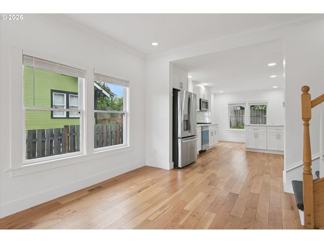 3137 Ne 70TH Ave, Portland, OR 97213