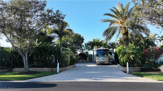 4620 Southern Breeze DR, Naples, FL 34114