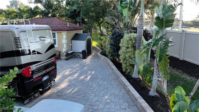 4620 Southern Breeze DR, Naples, FL 34114