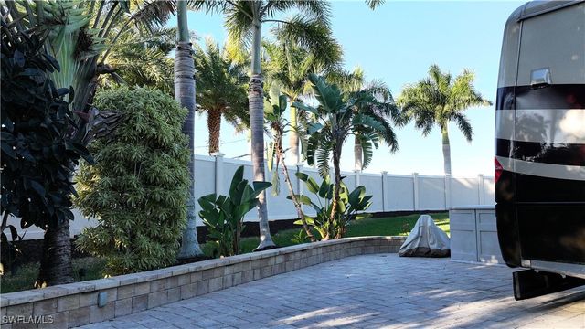 4620 Southern Breeze DR, Naples, FL 34114