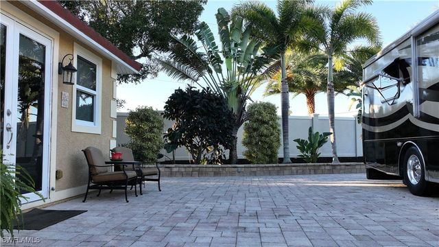 4620 Southern Breeze DR, Naples, FL 34114