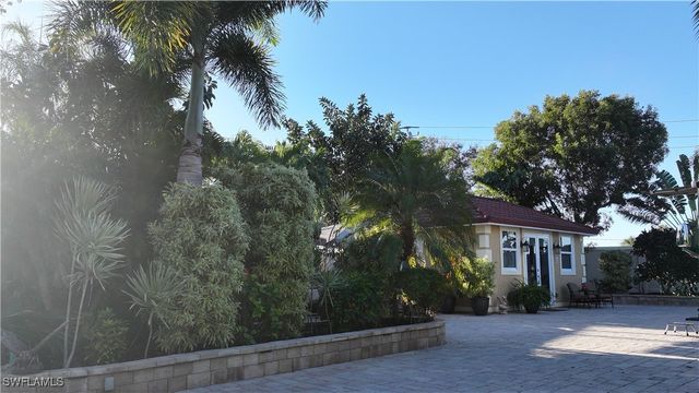 4620 Southern Breeze DR, Naples, FL 34114