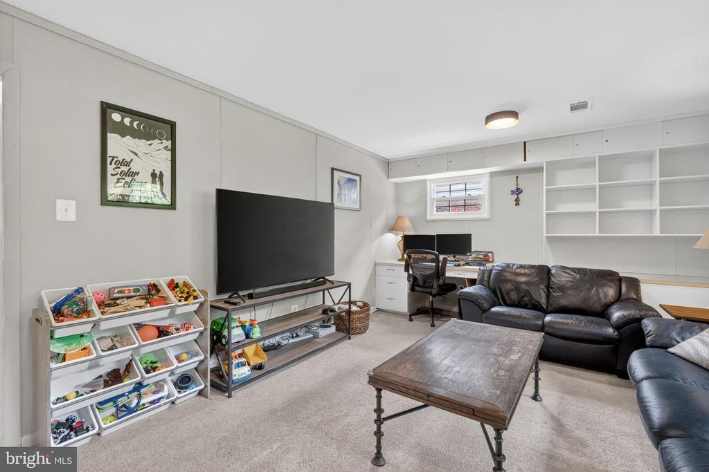 Image 15 of property listing at 12519 LITTLETON ST, Silver Spring, MD 20906