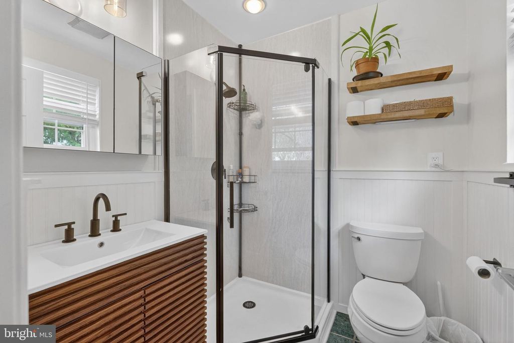 Image 19 of property listing at 12519 LITTLETON ST, Silver Spring, MD 20906