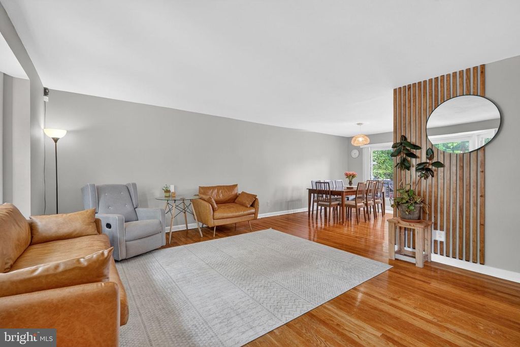 Image 3 of property listing at 12519 LITTLETON ST, Silver Spring, MD 20906