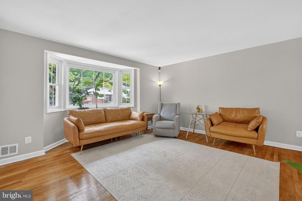Image 4 of property listing at 12519 LITTLETON ST, Silver Spring, MD 20906