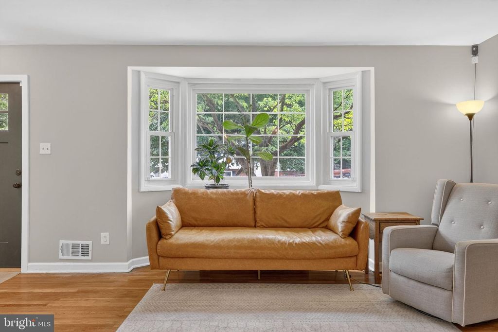Image 6 of property listing at 12519 LITTLETON ST, Silver Spring, MD 20906