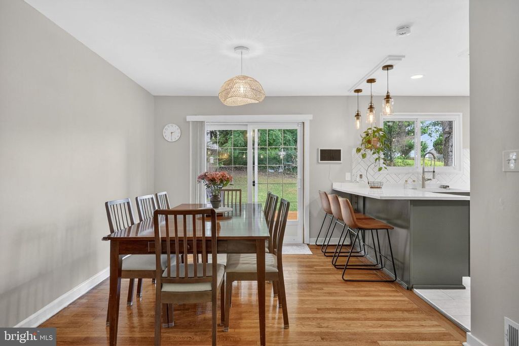 Image 8 of property listing at 12519 LITTLETON ST, Silver Spring, MD 20906