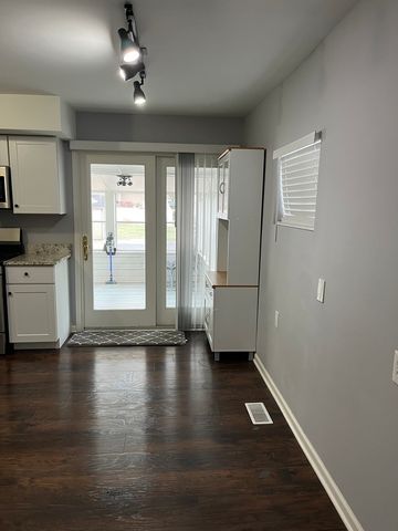 302 Freehauf Street, Lemont, IL 60439