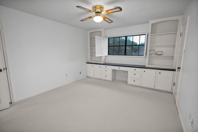 3 Thunderbird Circle, Baytown, TX 77521