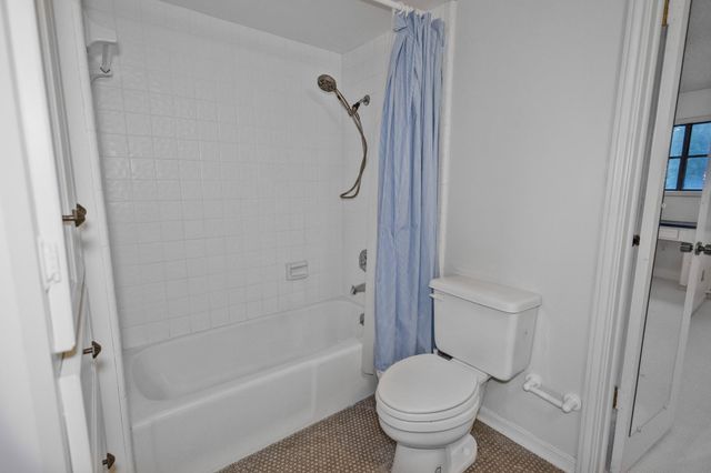 3 Thunderbird Circle, Baytown, TX 77521