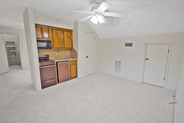 3 Thunderbird Circle, Baytown, TX 77521