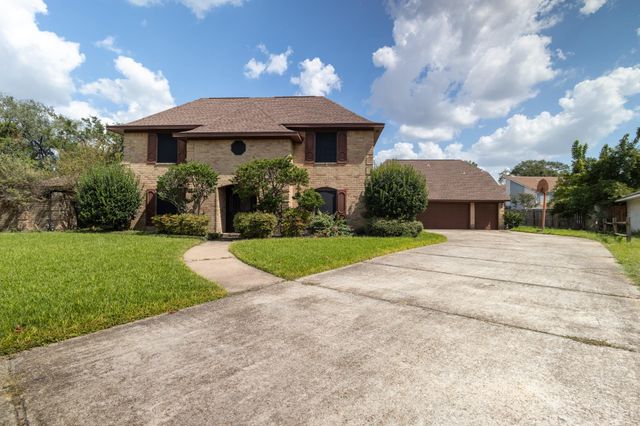 3 Thunderbird Circle, Baytown, TX 77521