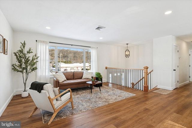 108 E 1ST AVE, Parkesburg, PA 19365