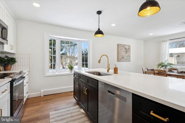 108 E 1ST AVE, Parkesburg, PA 19365