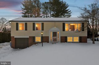 108 E 1ST AVE, Parkesburg, PA 19365