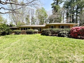 2732 Holly Hill Drive N, Hendersonville, NC 28791
